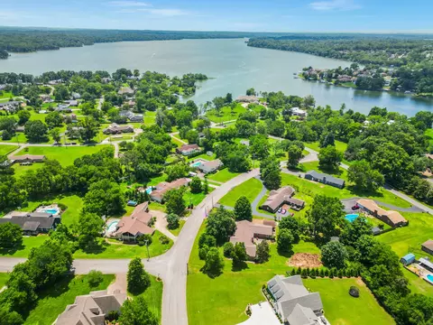 116 Stonewall Dr, Hendersonville, TN 37075