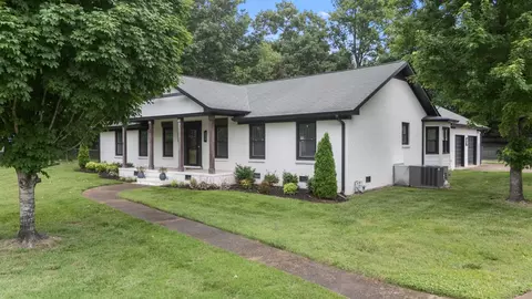 Exterior - 1430 Arrowhead Pl, Murfreesboro, TN 37129 photo 8 of 11