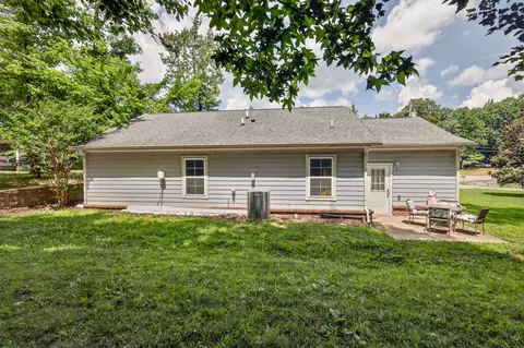 Exterior - 119 Silver Leaf Cir, Dickson, TN 37055 photo 5 of 8