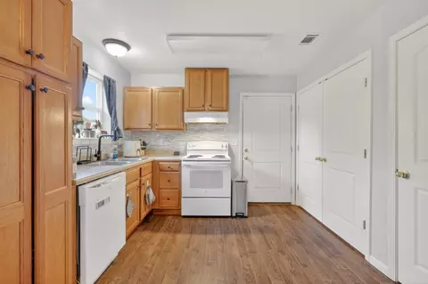 Kitchen - 119 Silver Leaf Cir, Dickson, TN 37055 photo 1 of 2