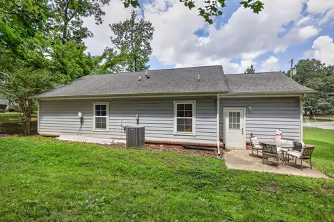 Exterior - 119 Silver Leaf Cir, Dickson, TN 37055 photo 4 of 8