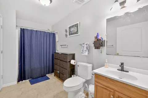 Bath - 119 Silver Leaf Cir, Dickson, TN 37055 photo 1 of 2