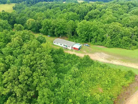 17627 Campbellsville Rd, Lynnville, TN 38472