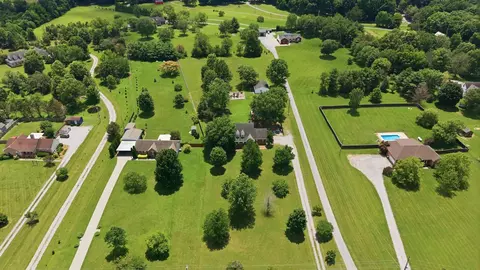 7301 W Cook Rd, Springfield, TN 37172