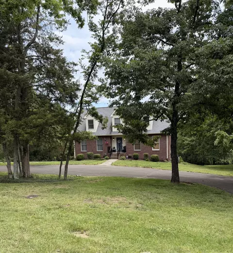 812 Fonnic Dr, Nashville, TN 37207