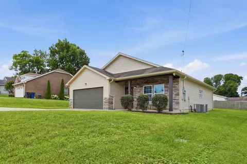 216 Woodsong Ln, Columbia, TN 38401