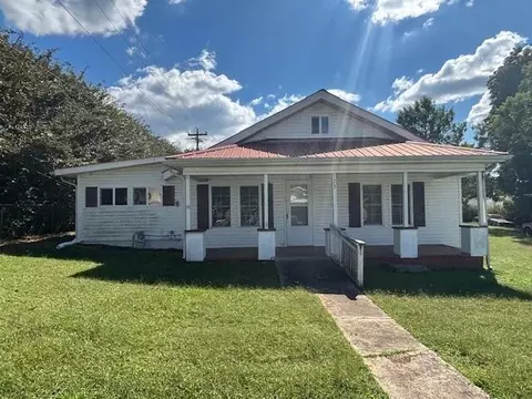 123 Groves Rd, Pikeville, TN 37367