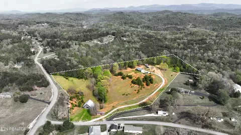 217 Countryside Ln, Madisonville, TN 37354