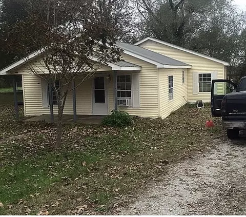 319 Alabama St, Huntland, TN 37345
