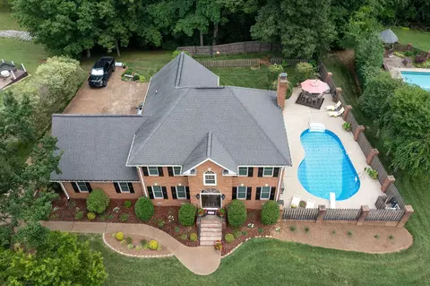 129 Baldridge Dr, Cottontown, TN 37048