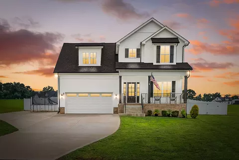 3904 Chapel Hill Rd, Clarksville, TN 37040