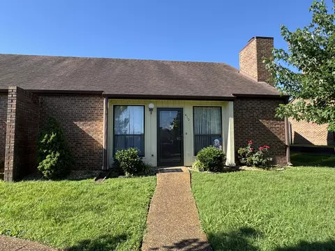 410 Castlewood Ln, Lebanon, TN 37087