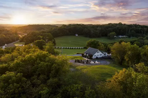 2700 Clayton Arnold Rd, Thompsons Station, TN 37179