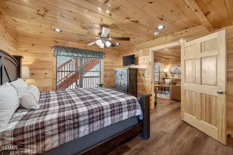 Bedroom - 826 String Run Way, Pigeon Forge, TN 37863 photo 6 of 14