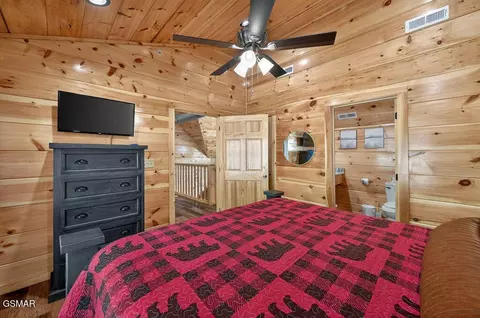 Bedroom - 826 String Run Way, Pigeon Forge, TN 37863 photo 11 of 14