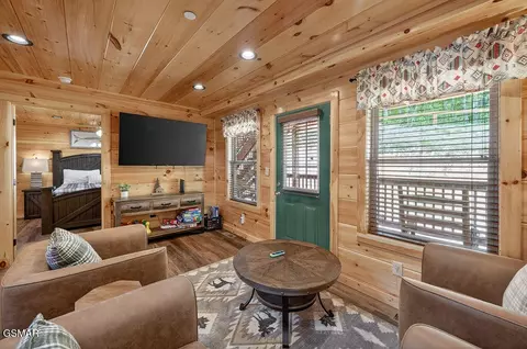 Living - 826 String Run Way, Pigeon Forge, TN 37863 photo 5 of 7