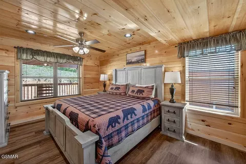 Bedroom - 826 String Run Way, Pigeon Forge, TN 37863 photo 7 of 14