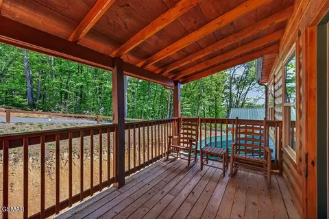 Exterior - 826 String Run Way, Pigeon Forge, TN 37863 photo 2 of 4
