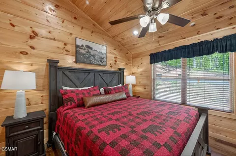 Bedroom - 826 String Run Way, Pigeon Forge, TN 37863 photo 12 of 14