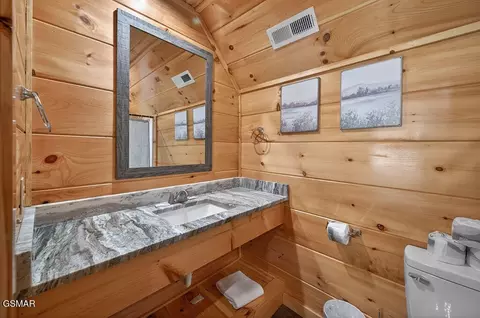 Bath - 826 String Run Way, Pigeon Forge, TN 37863 photo 6 of 7
