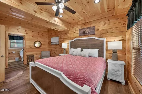 Bedroom - 826 String Run Way, Pigeon Forge, TN 37863 photo 2 of 14