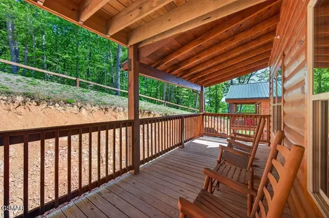 Exterior - 826 String Run Way, Pigeon Forge, TN 37863 photo 3 of 4