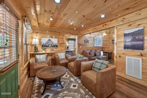 Living - 826 String Run Way, Pigeon Forge, TN 37863 photo 6 of 7
