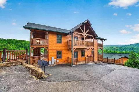 776 Mountain Stream Way, Gatlinburg, TN 37738