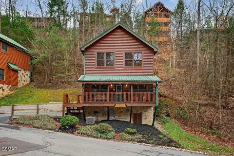 645 Chickasaw Gap Way, Pigeon Forge, TN 37863
