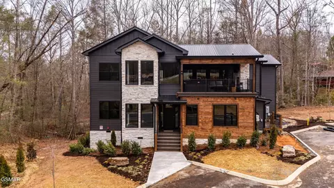 130 Mills Park Rd #15, Gatlinburg, TN 37738