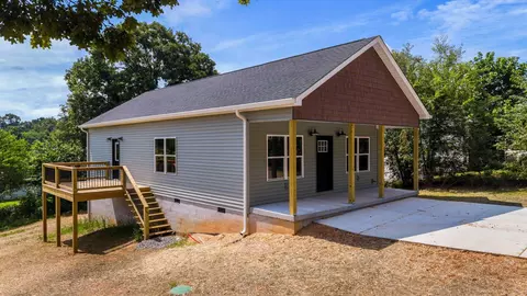 480 Parker Dr NE, Cleveland, TN 37323