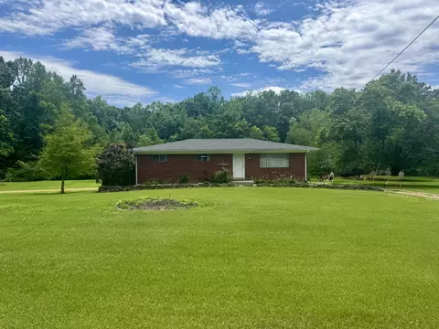 1921 Lick Creek Rd, Linden, TN 37096