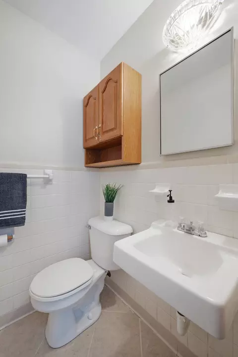 Bath - 304 Cedarview Dr, Dickson, TN 37055 photo 4 of 4