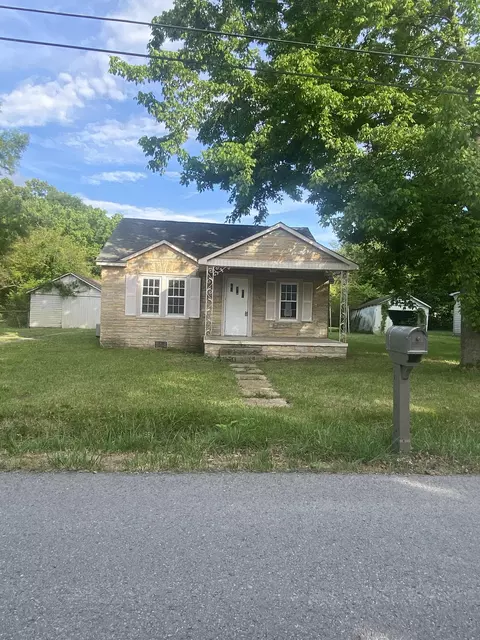 504 General St E, Tullahoma, TN 37388