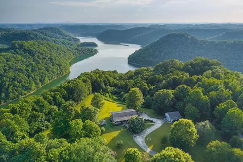 11720 Fox Hill Rd, Baxter, TN 38544