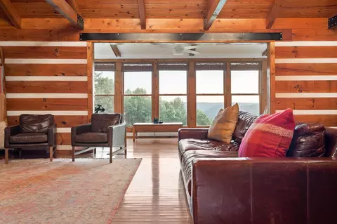 Living - 11720 Fox Hill Rd, Baxter, TN 38544 photo 1 of 4