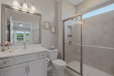 Bath - 2204 Henderson Dr, Spring Hill, TN 37174 photo 5 of 7