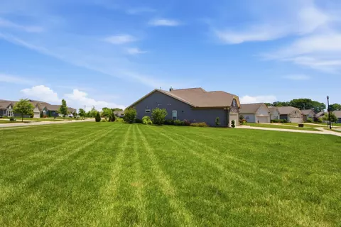 Exterior - 2204 Henderson Dr, Spring Hill, TN 37174 photo 2 of 16