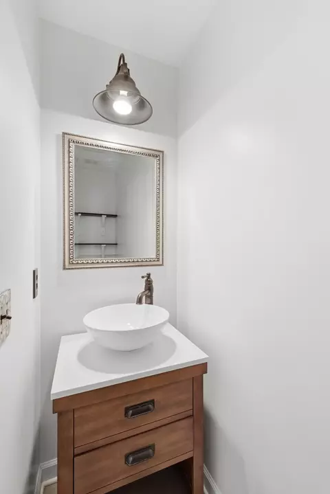 Bath - 3085 Schoolside St, Murfreesboro, TN 37128 photo 1 of 5