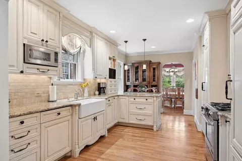 2720 W Linden Ave, Nashville, TN 37212