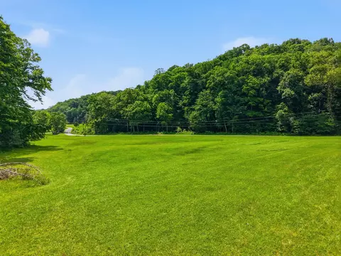 1639 Eucalyptus Dr, Byrdstown, TN 38549