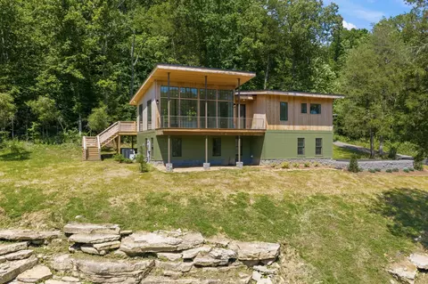 1075 Dog Creek Rd, Kingston Springs, TN 37082