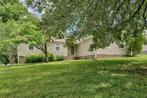 261 Glenview Dr, Estill Springs, TN 37330