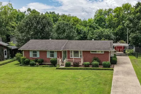 102 Robinhood Cir, Hendersonville, TN 37075
