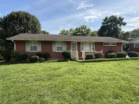 102 Robinhood Cir, Hendersonville, TN 37075