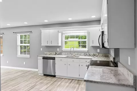 Kitchen - 11134 London Ln, Apison, TN 37302 photo 1 of 2