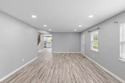 Living - 11134 London Ln, Apison, TN 37302 photo 3 of 4