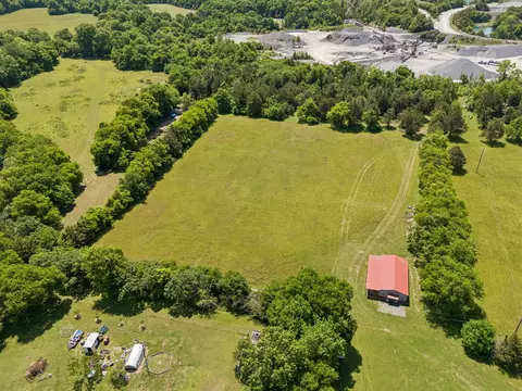 15 Clark Mill Rd, Fayetteville, TN 37334