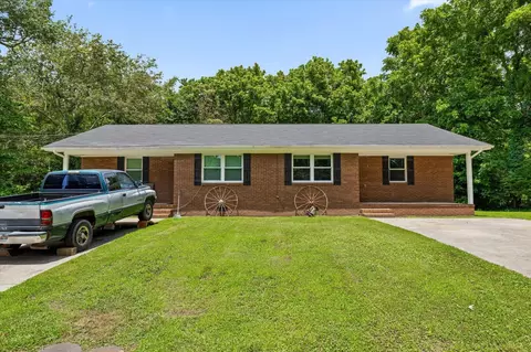555 E Garden Farm Rd, Rossville, GA 30741
