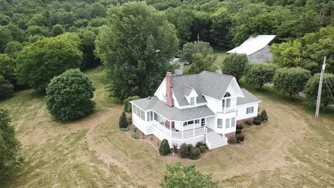 103 Nixon Hollow Ln N, Pleasant Shade, TN 37145